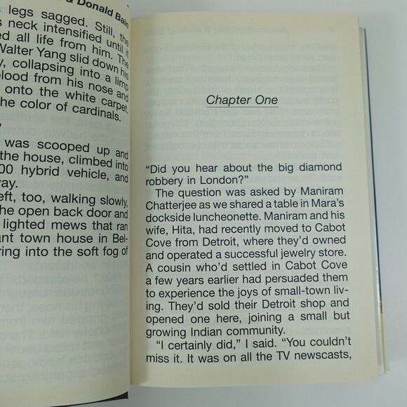 Murder She Wrote The Queens Jewels and A Slaying In Savannah Lot of 2 - Picture 9 of 11